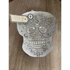 Akcam GLASS SUGAR SKULL BOWLS. WHITE with Silver HALLOWEEN CANDY SERVING BOWL.
